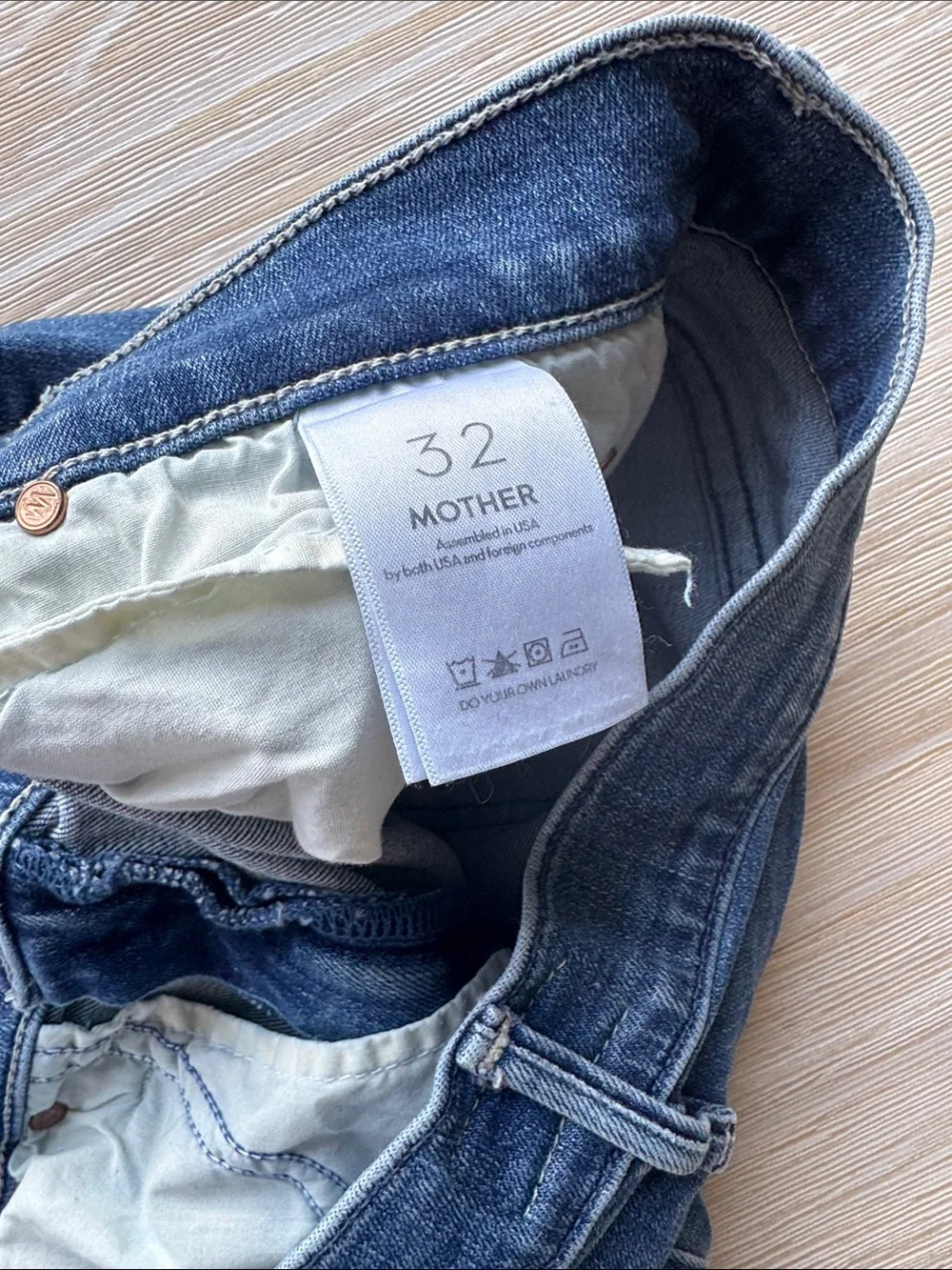 💙Mother The Mid Rise Dazzler Ankle Fray Jeans Excellent Condition 💙